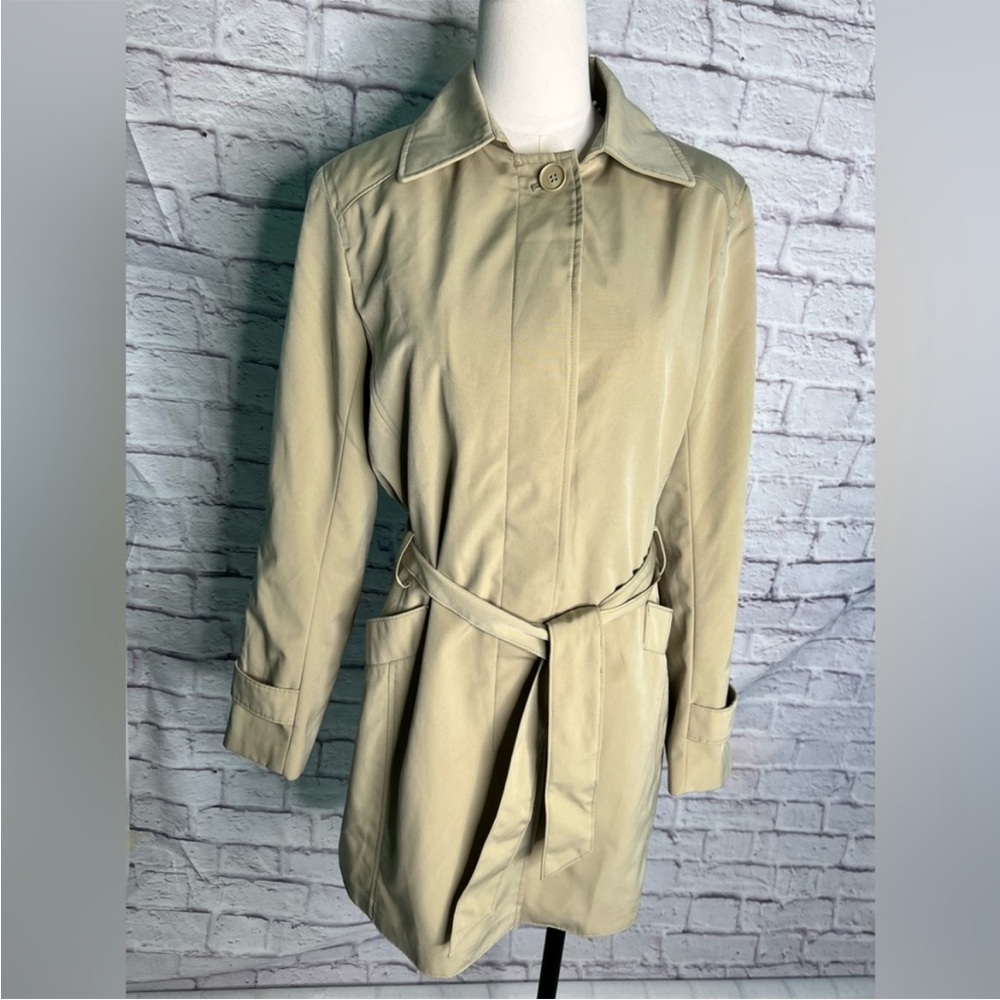 London Fog Towne collection women’s trench coat size medium